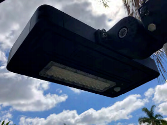 SIEGE SOLAR AREA LIGHT: 7" x 15"